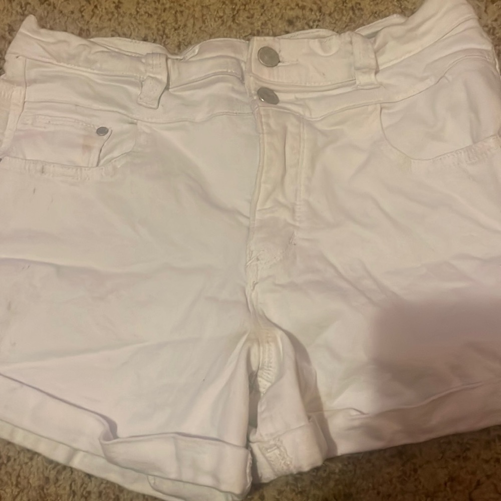 Short  wallflower size 11 white
